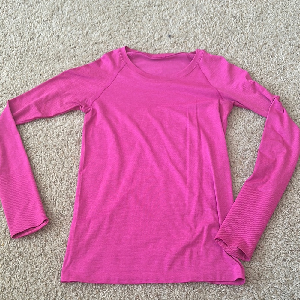 Lululemon Long Sleeve swiftly
